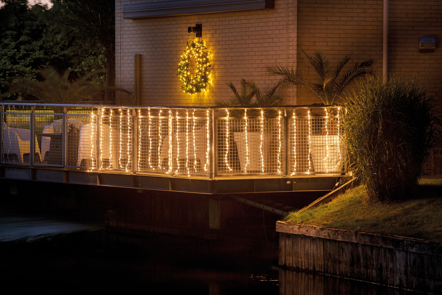 Balkonbeleuchtung 220 LED 2x1 m warm weiß, transparentes Kabel