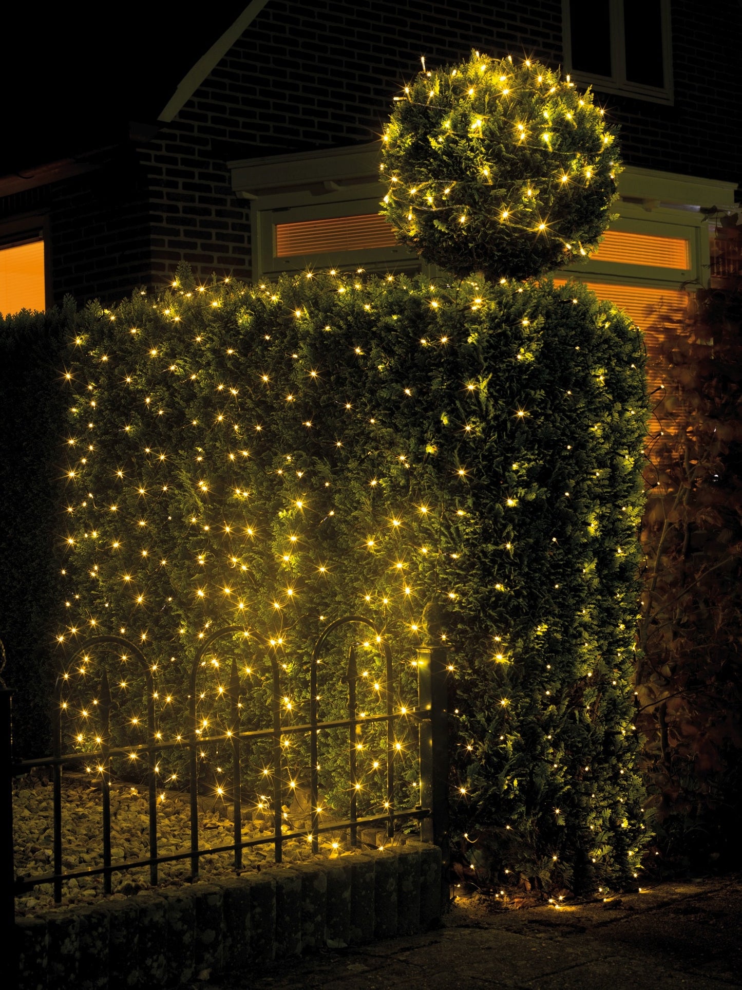 Netzbeleuchtung 384 LED 3 x 3 m warm weiß, schwarzes Kabel